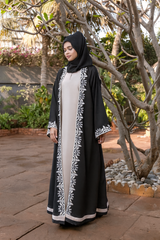 Black Layyin Abaya