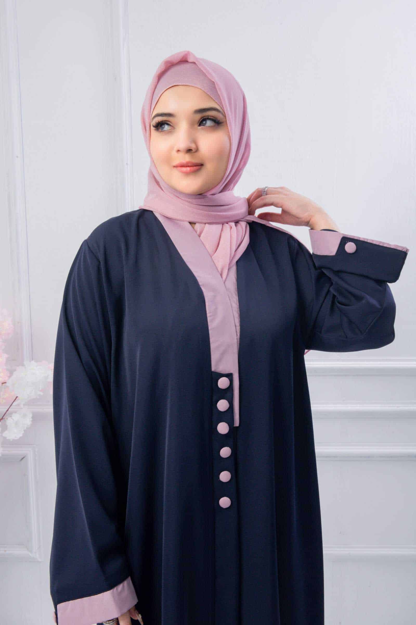 Naz Abaya