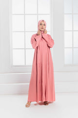 woman styling her hijaab